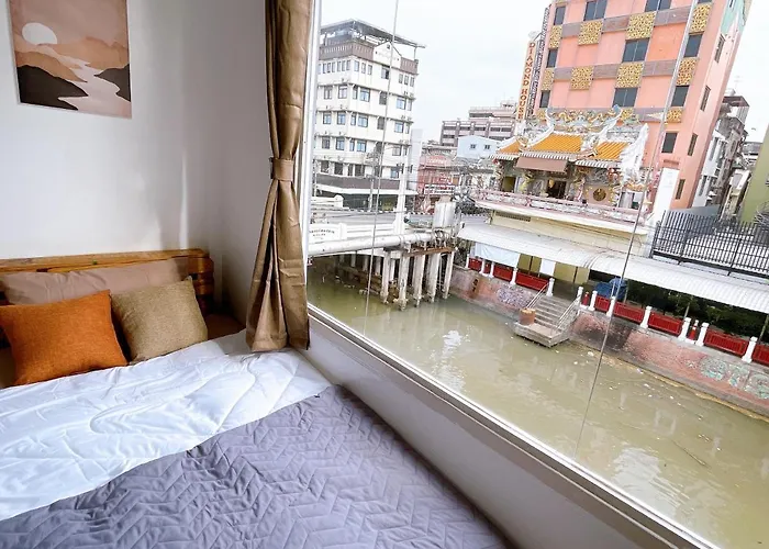 Lively And Cozy Canal House ,entire House *